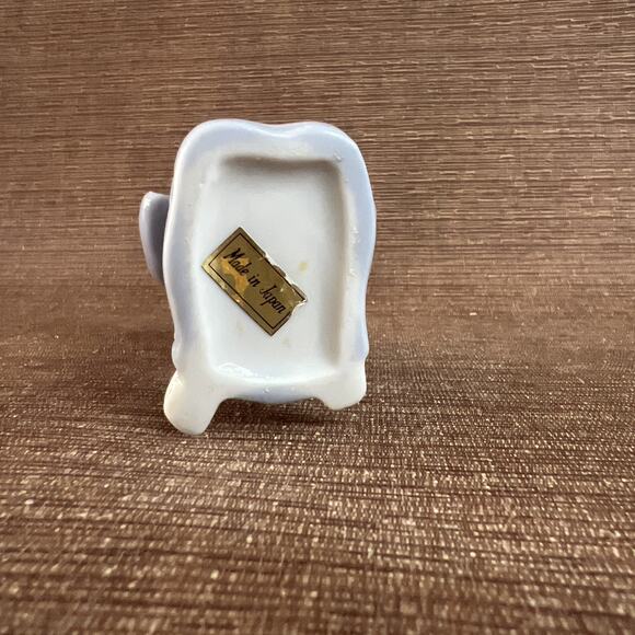 Vintage Praying Angel Figurines – Blue & White Ceramic Boy & Girl – Japan VTG - Picture 8 of 16